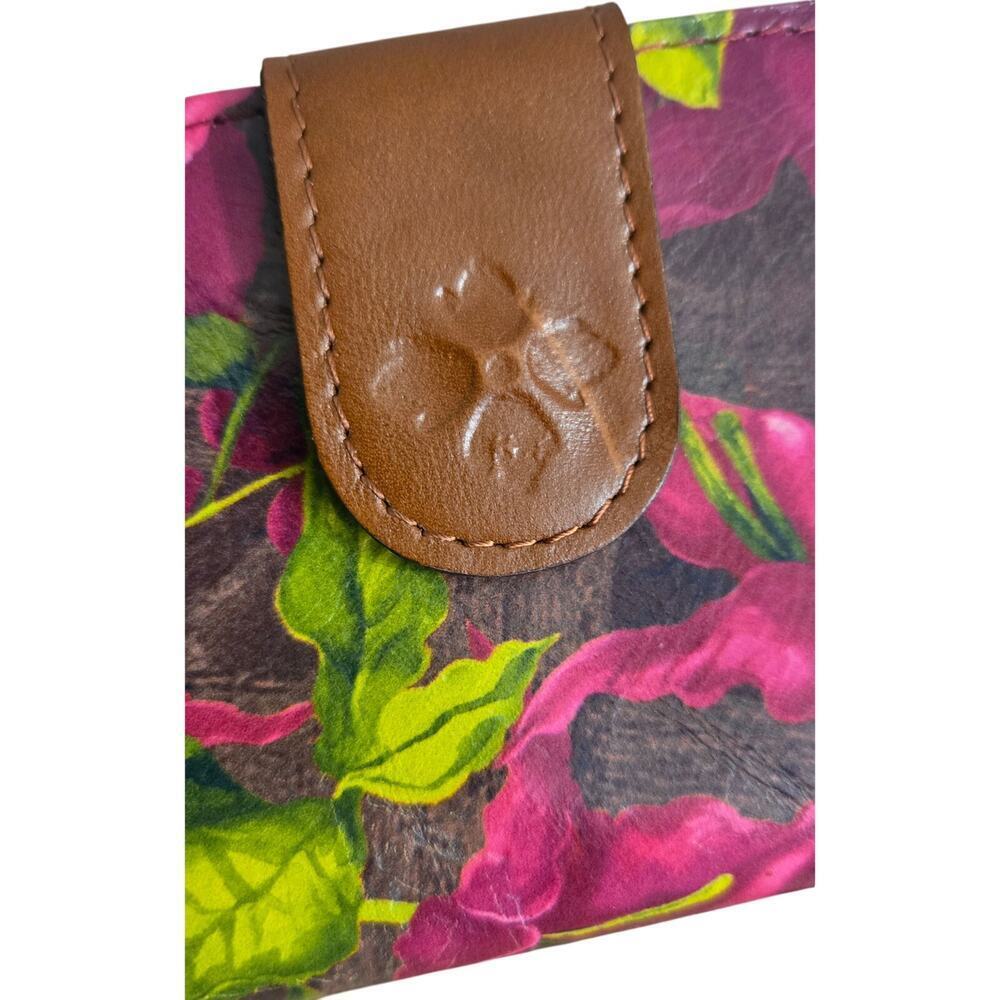 Patricia Nash Chiara Wallet Bouganvillea Pattern Like New Condition - Picture 6 of 7